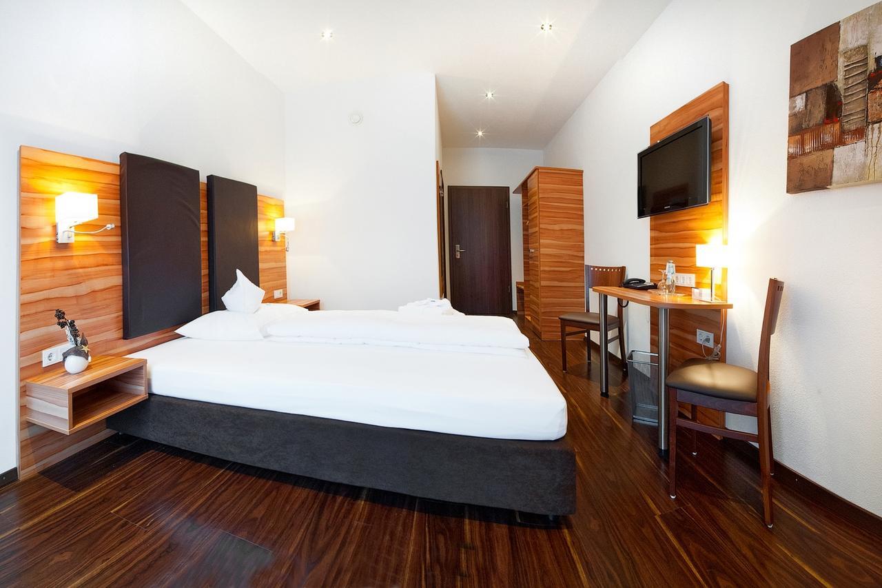 Hotel-Renner Buchbach الغرفة الصورة