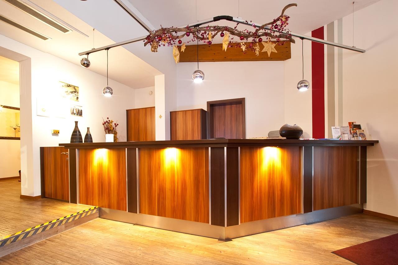 Hotel-Renner Buchbach المظهر الخارجي الصورة